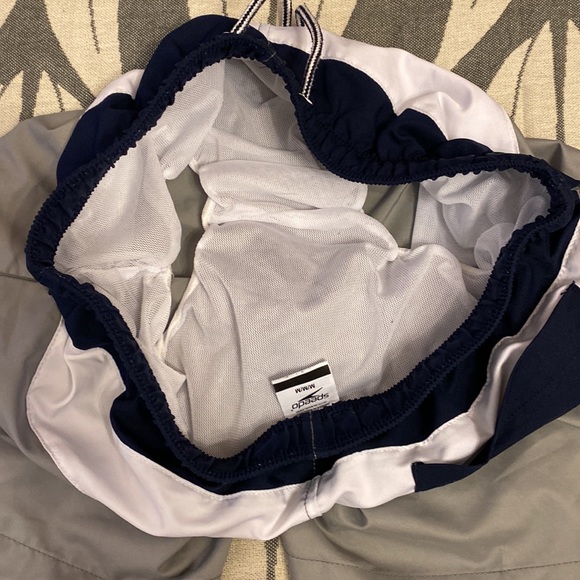 Speedo size medium swim trunks - Picture 4 of 4